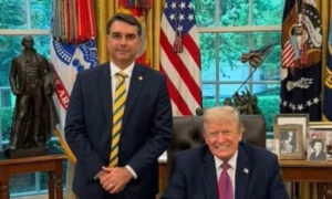 Flávio Bolsonaro e Trump na Casa Branca